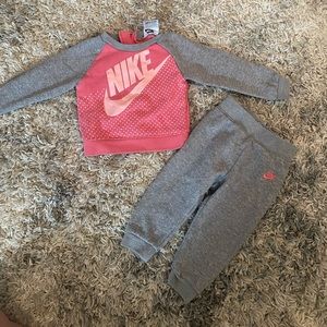 NIKE toddler sweatsuit